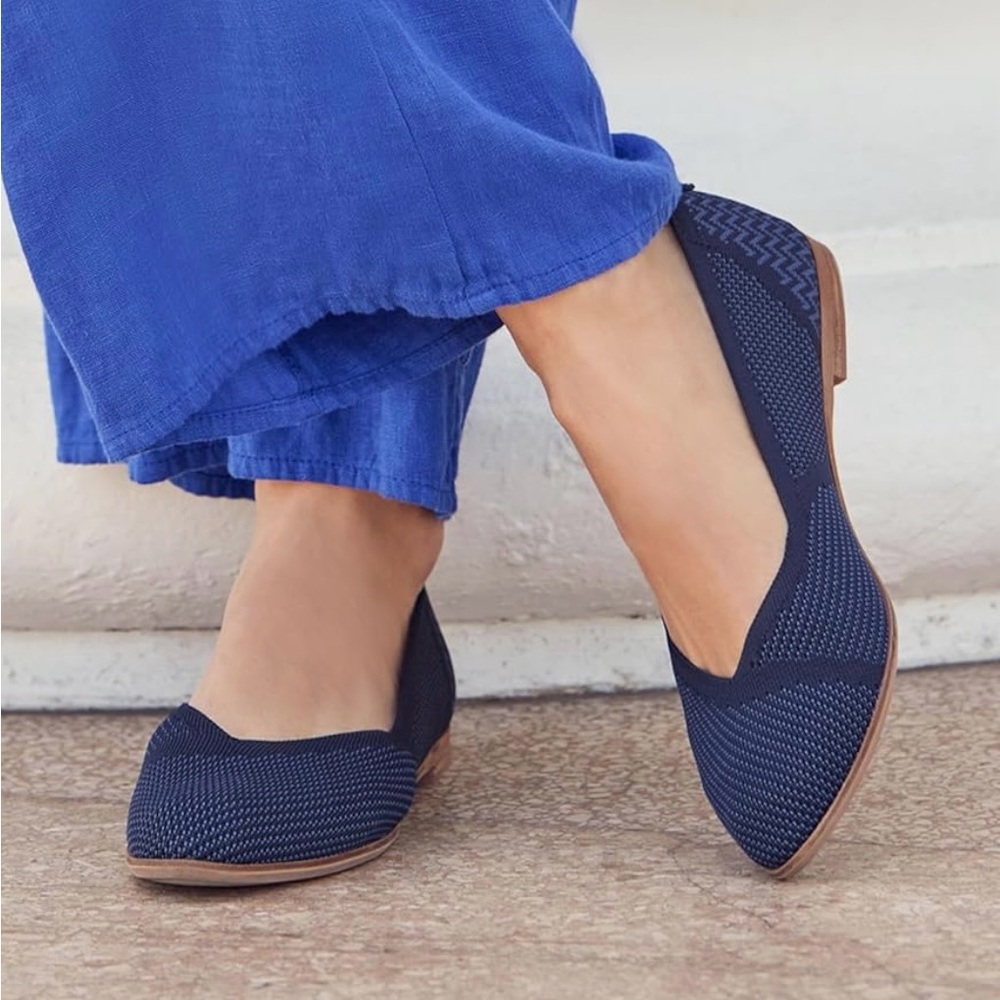 TOMS Women's Jutti Neat Flat in Navy